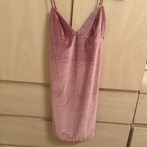 New Victoria’s Secret Pink Velvet Spaghetti Strap Slip Dress & Adjustable Straps - Picture 1 of 4